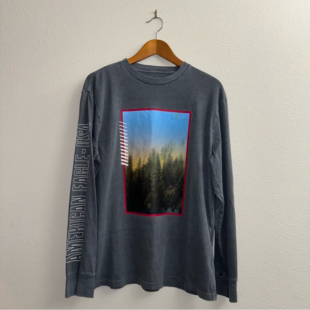 American Eagle Gray Graphic Long Sleeve